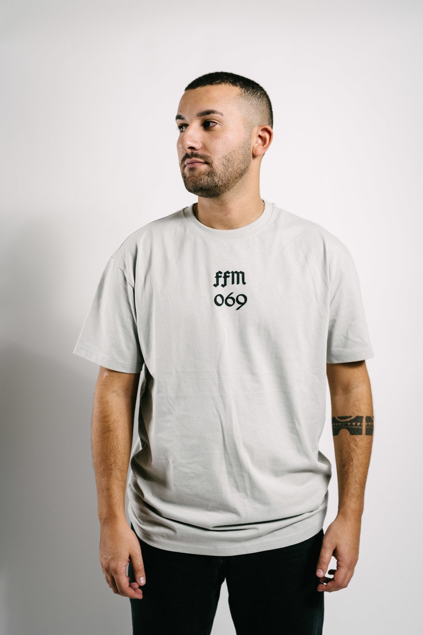 Hellgraues T-Shirt mit Adler Backprint