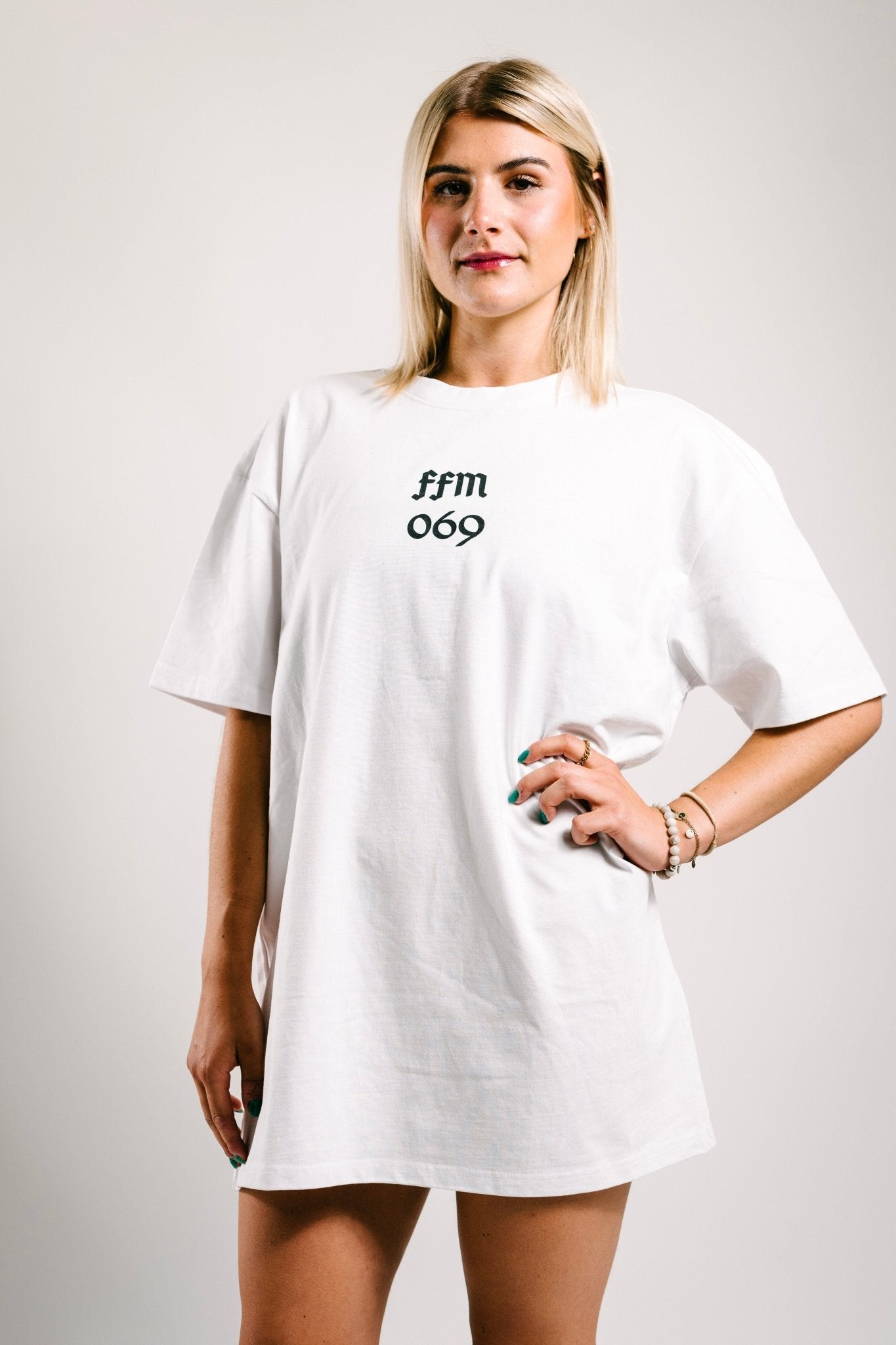 Weißes T-Shirt mit Adler Backprint - Frankfurt am Meme